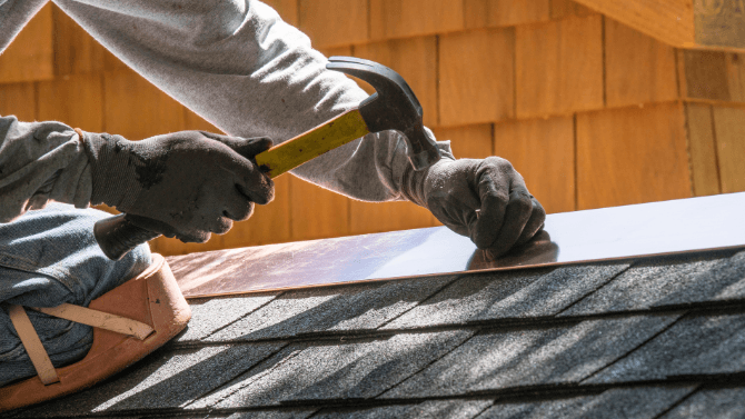 Installation d'un solin de toiture