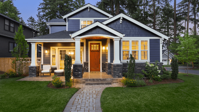 Maison au quebec grise illuminée