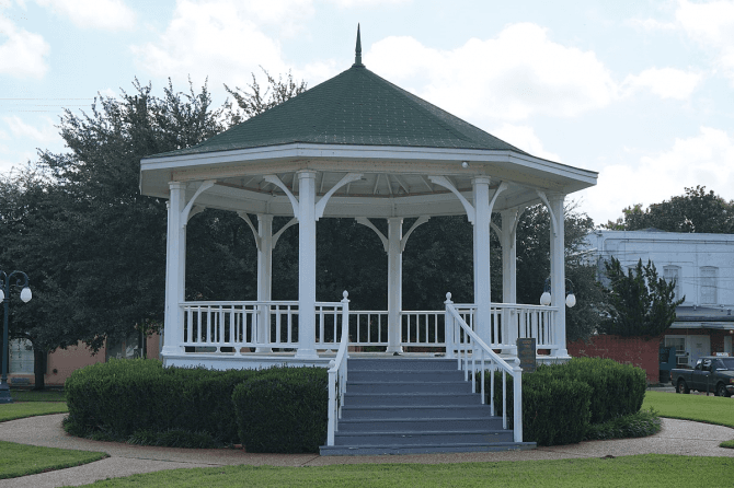 gazebo blanc