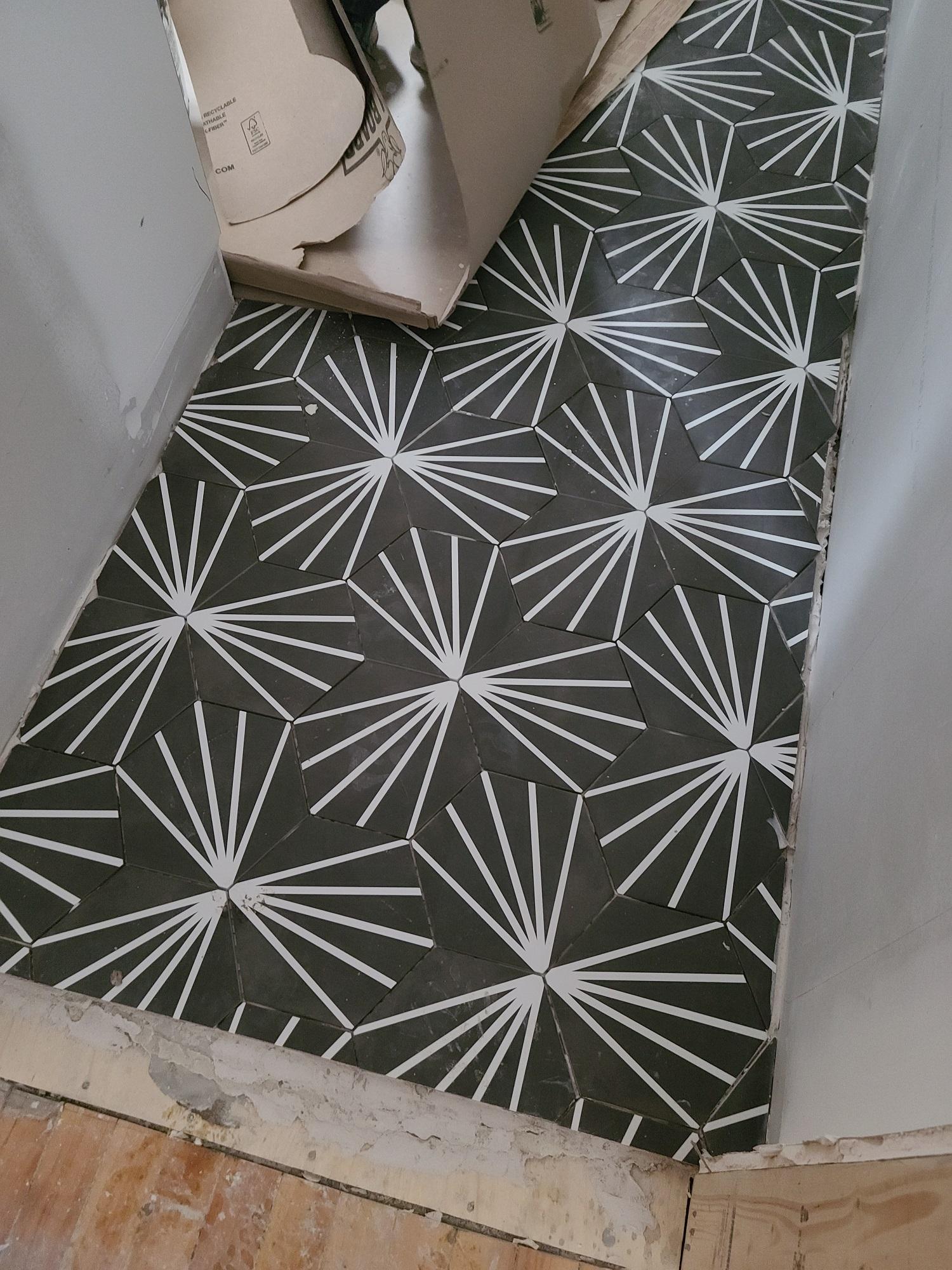 Plancher céramique hexagone