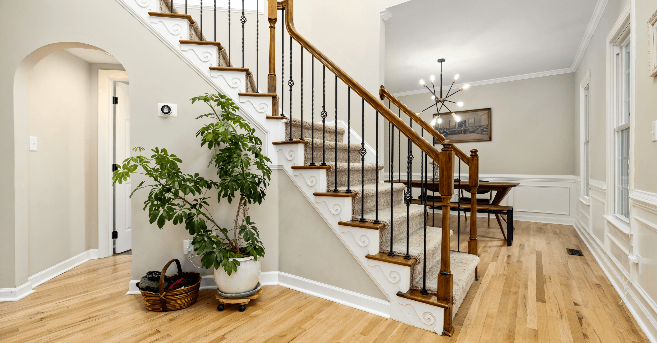 tapis dans un escalier intérieur