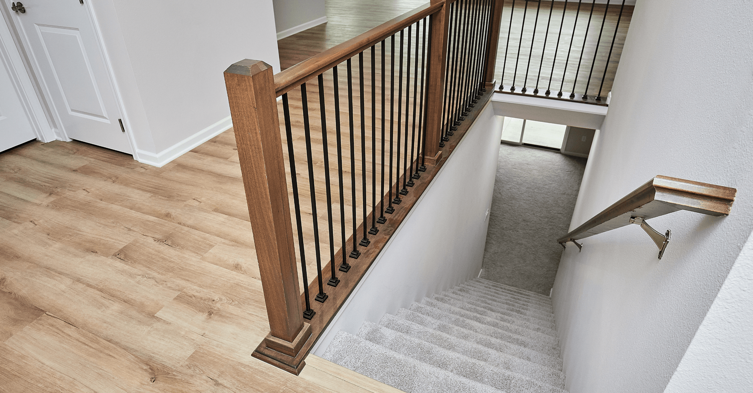 tapis dans un escalier intérieur