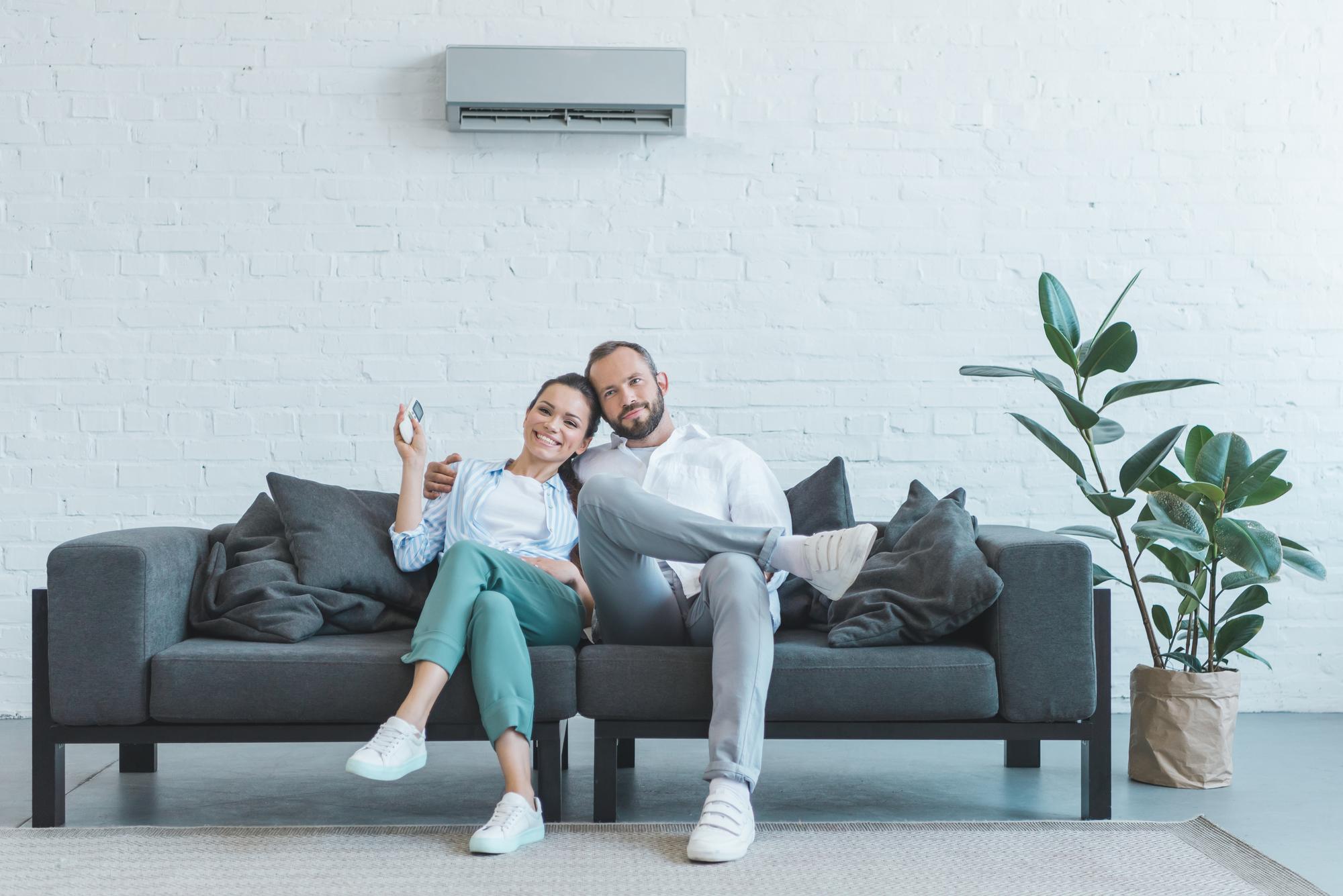 Air climatisé mural dans un salon