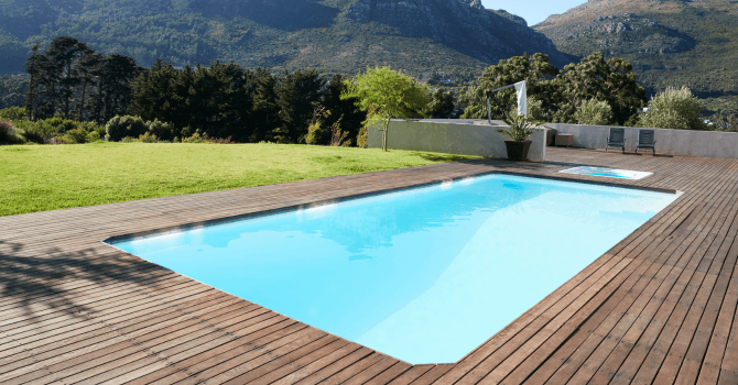 installation et la construction d’une piscine en fibre de verre