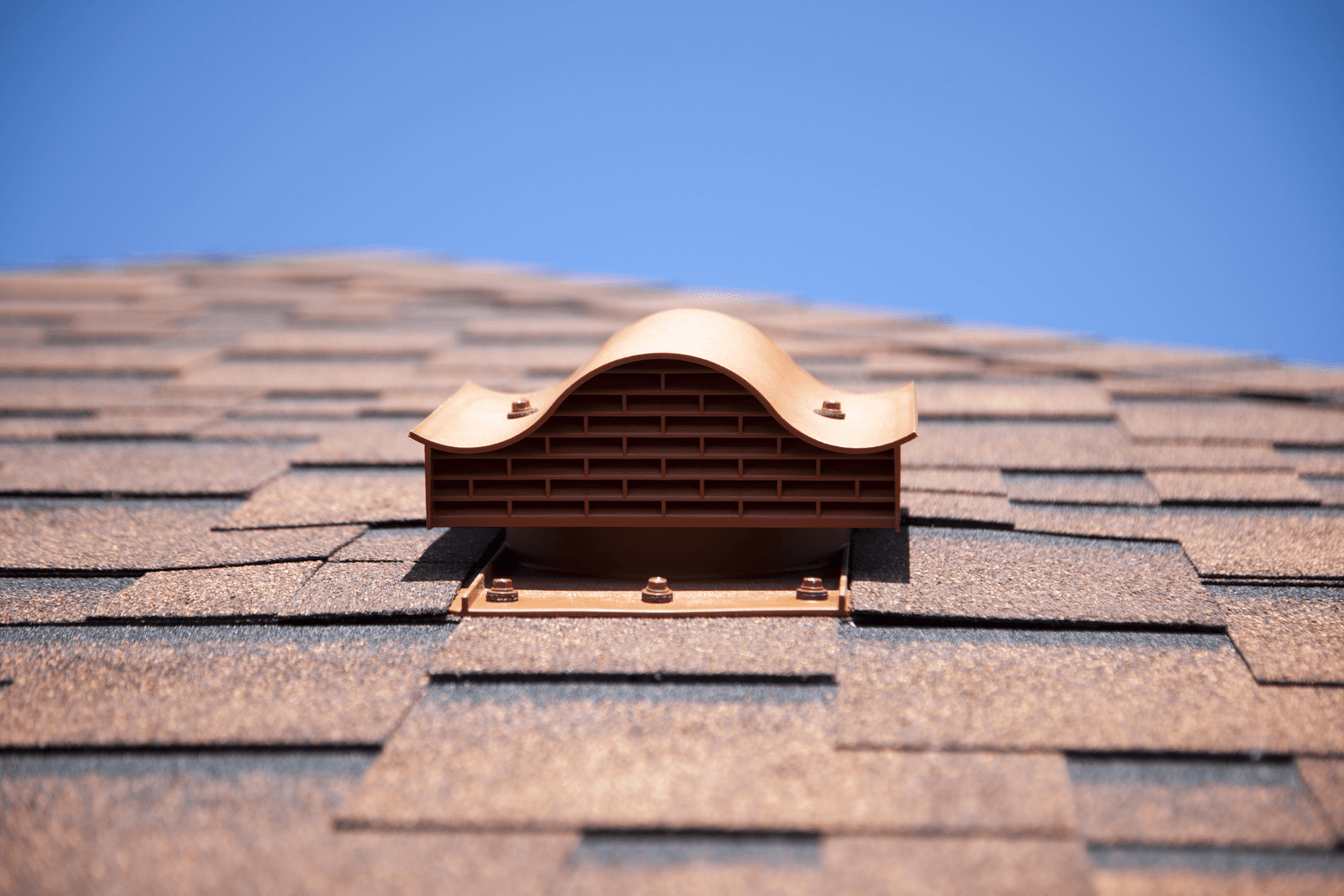 Suburban view of roofs_ventilation_renoquotes_toiture banlieue