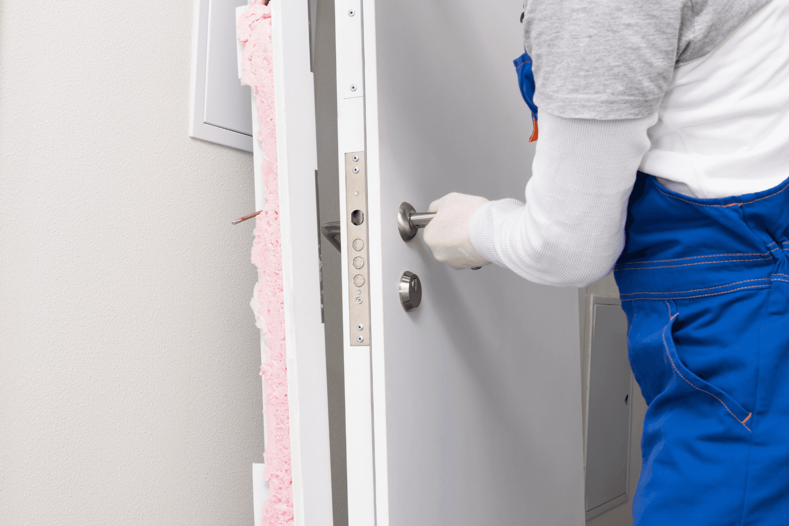 Changement de porte d'entrée de maison