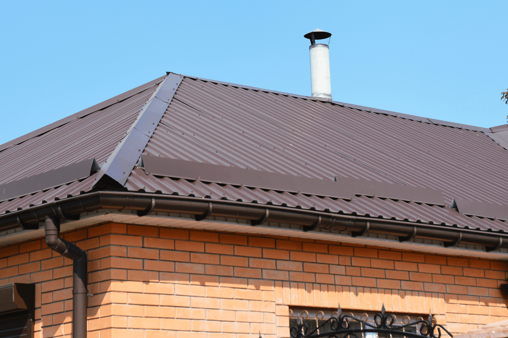 façade de maison_Tout savoir sur le larmier de toiture