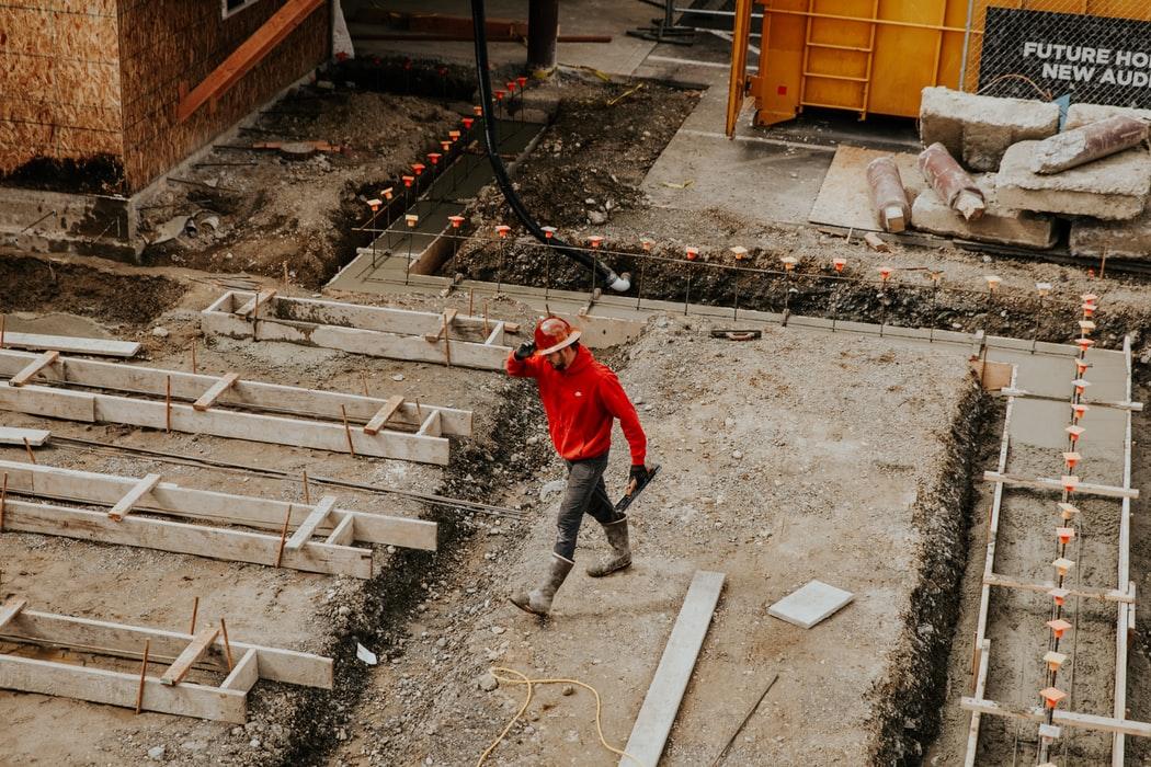 travailleur sur un chantier_Le plan de relance économique de l'industrie de la construction