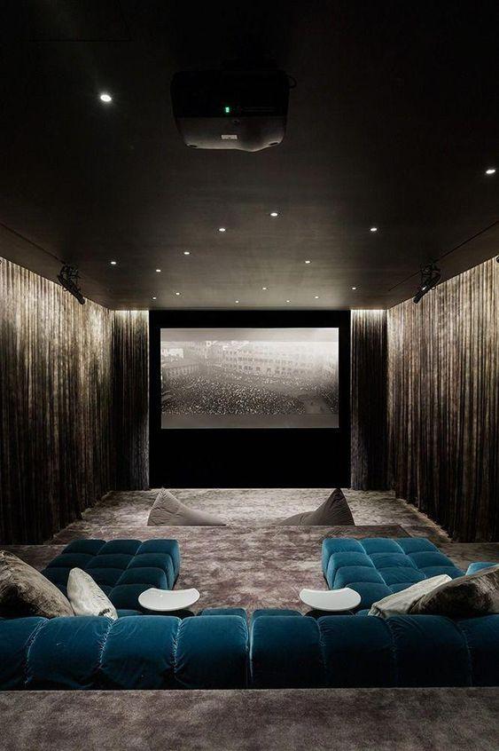 cinéma maison en gris_Pinterest