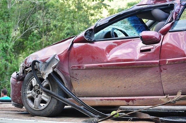 accident voiture_adaptation-domiciliaire-accidentes-route