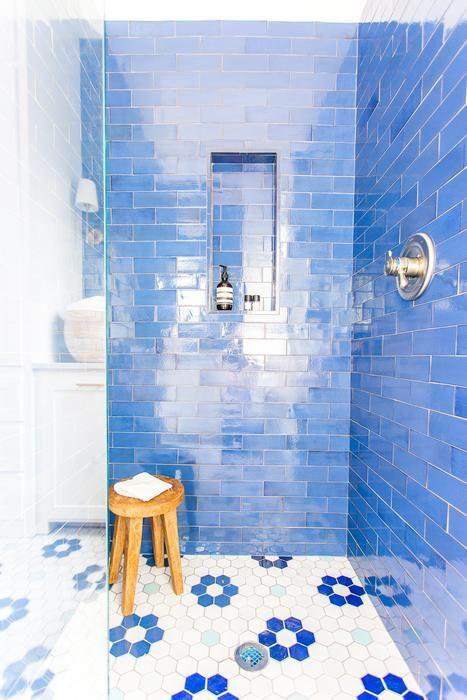 douche bleue et blanche_Pinterest