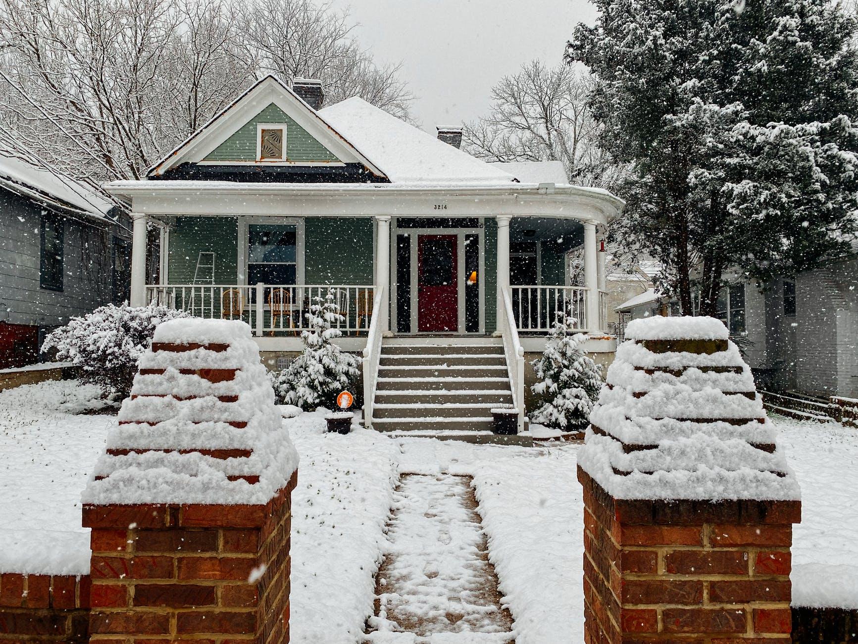 maison en hiver_À quoi sert un pare-air?