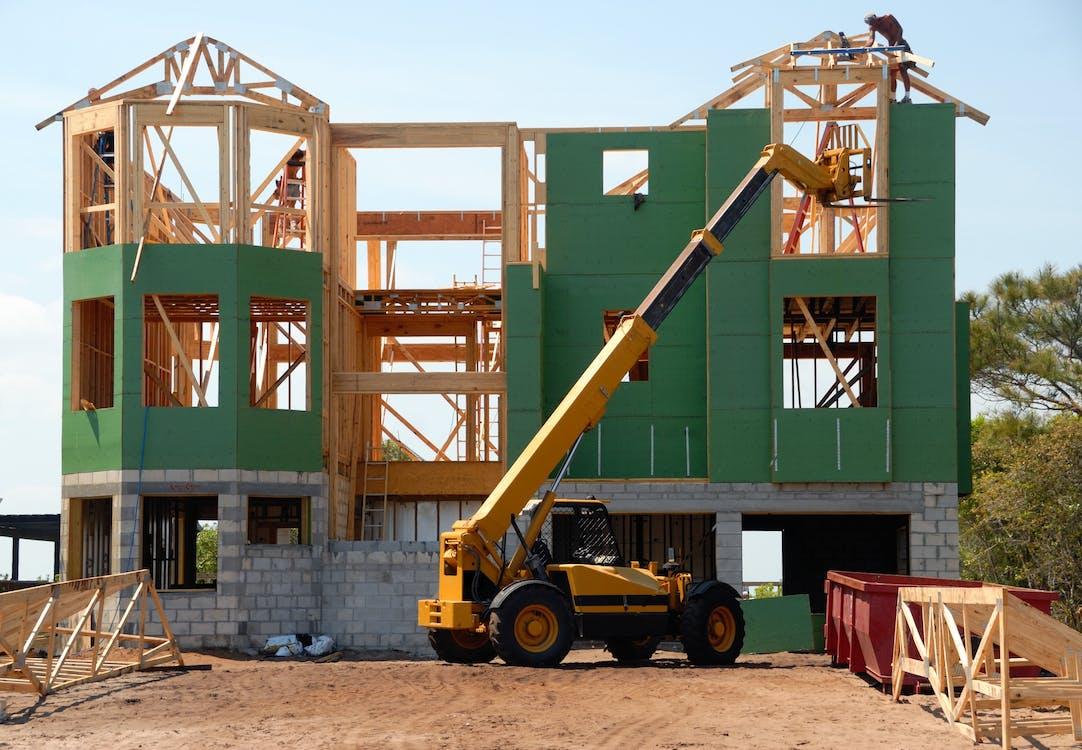 Maison en construction pour la charpente de toiture